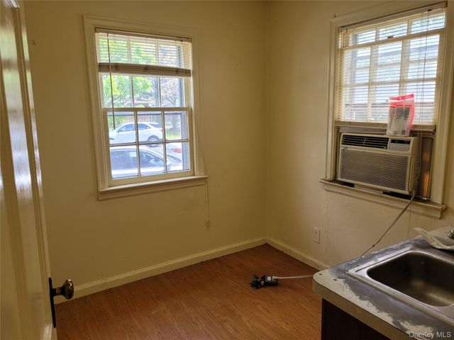 33 Nassau Boulevard, West Hempstead, NY 11552