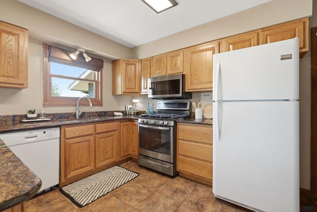 4006 MAPLE AVE, Rapid City, SD 57701