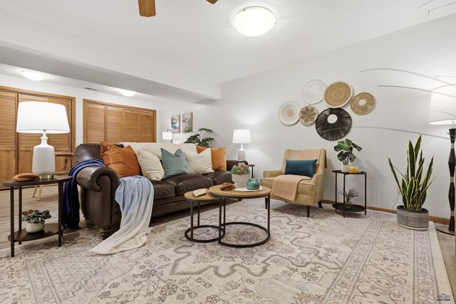 4006 MAPLE AVE, Rapid City, SD 57701