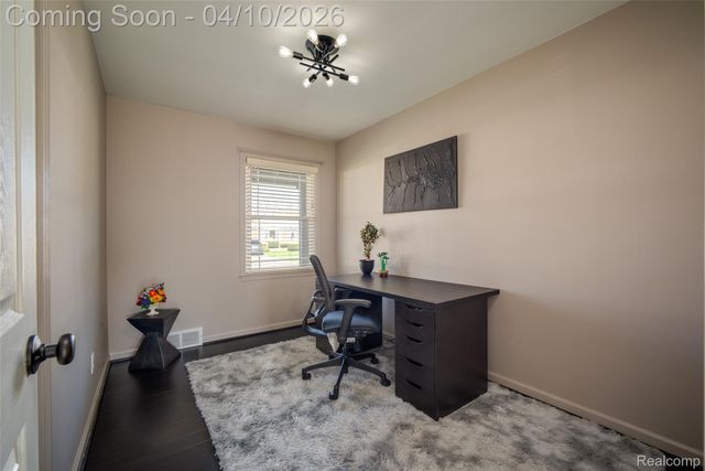 9614 Shadyside Street, Livonia, MI 48150