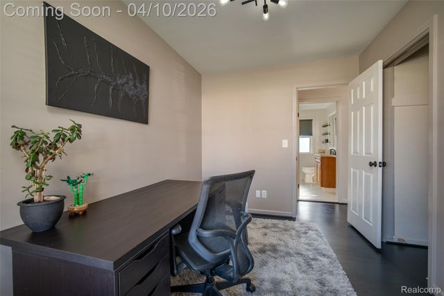 9614 Shadyside Street, Livonia, MI 48150