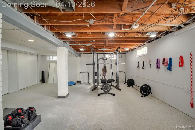 9614 Shadyside Street, Livonia, MI 48150