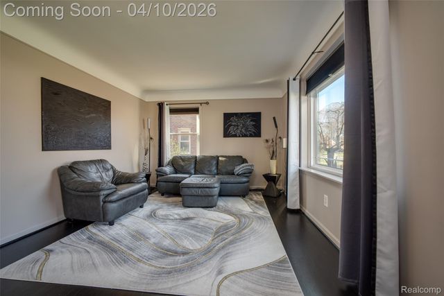 9614 Shadyside Street, Livonia, MI 48150