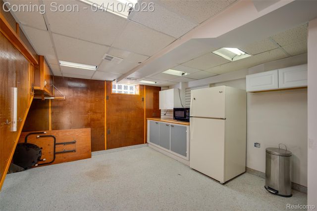 9614 Shadyside Street, Livonia, MI 48150