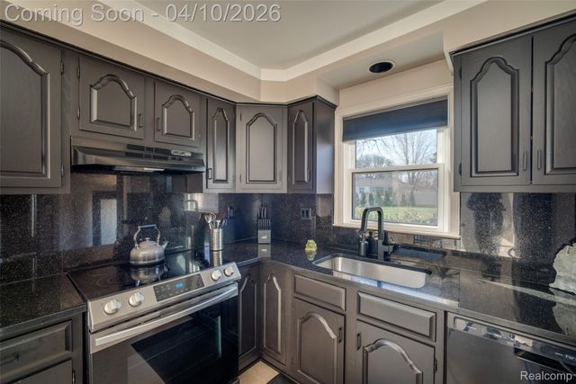 9614 Shadyside Street, Livonia, MI 48150