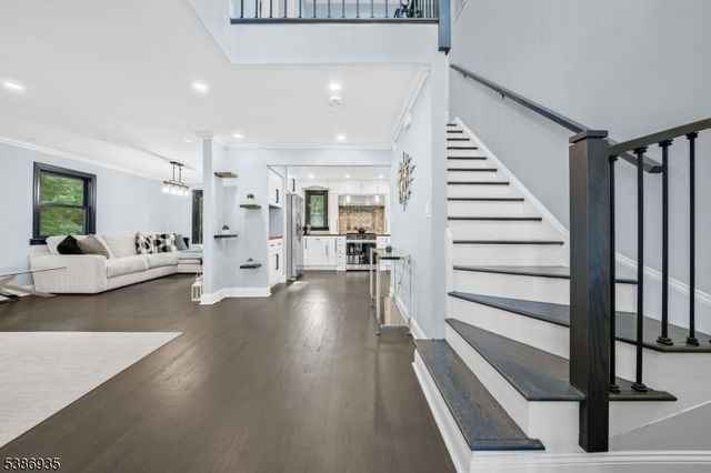 160 Grandview Ave, North Caldwell Boro, NJ 07006