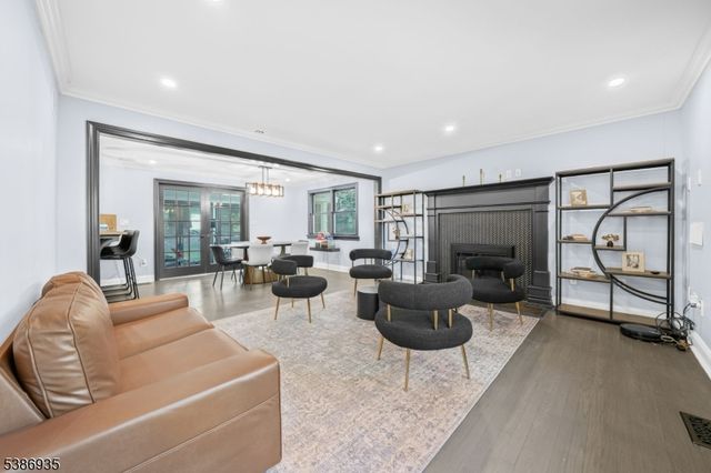 160 Grandview Ave, North Caldwell Boro, NJ 07006