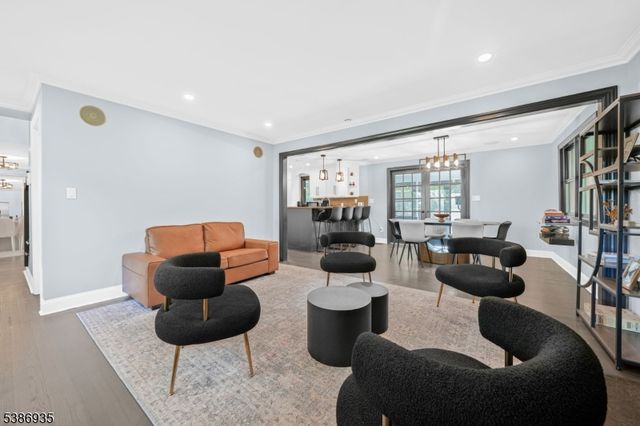 160 Grandview Ave, North Caldwell Boro, NJ 07006