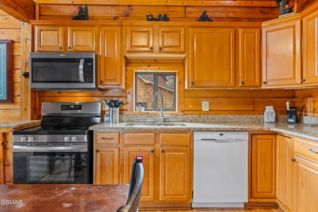 513 Hideaway Ridge Circle, Sevierville, TN 37862