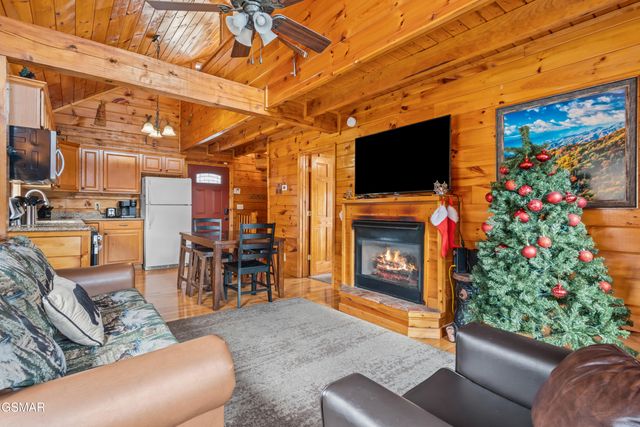 513 Hideaway Ridge Circle, Sevierville, TN 37862