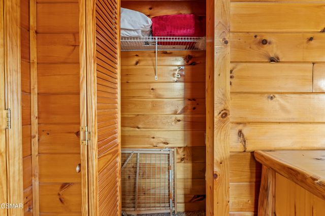 513 Hideaway Ridge Circle, Sevierville, TN 37862