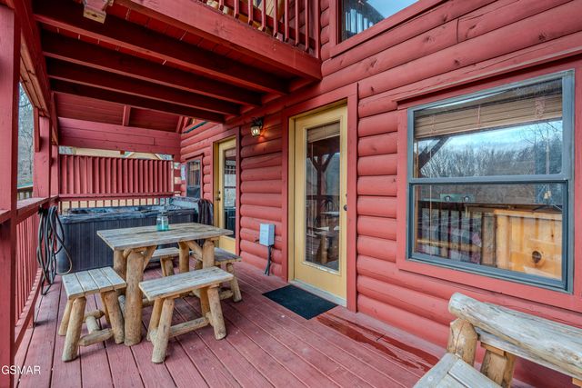 513 Hideaway Ridge Circle, Sevierville, TN 37862