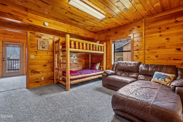 513 Hideaway Ridge Circle, Sevierville, TN 37862