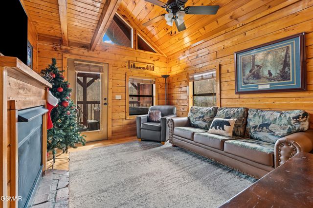 513 Hideaway Ridge Circle, Sevierville, TN 37862