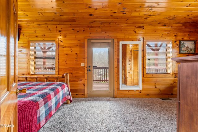 513 Hideaway Ridge Circle, Sevierville, TN 37862