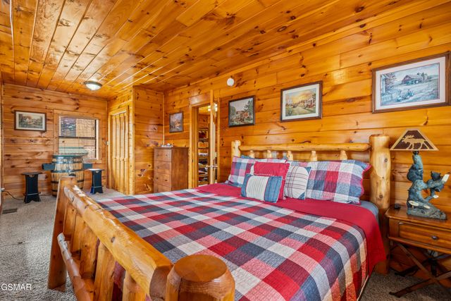 513 Hideaway Ridge Circle, Sevierville, TN 37862