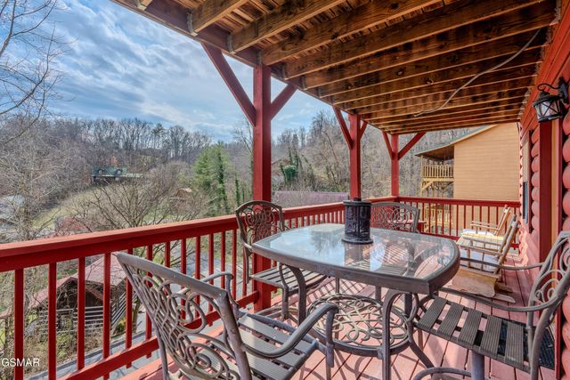 513 Hideaway Ridge Circle, Sevierville, TN 37862