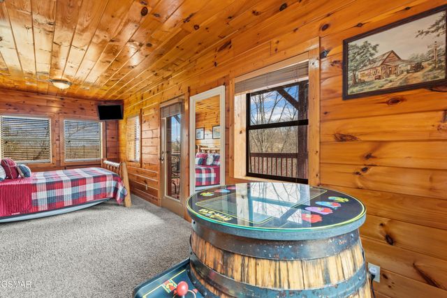 513 Hideaway Ridge Circle, Sevierville, TN 37862