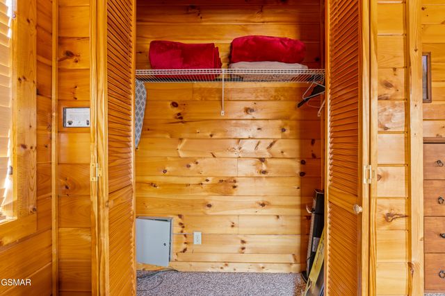 513 Hideaway Ridge Circle, Sevierville, TN 37862