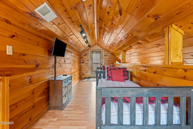 513 Hideaway Ridge Circle, Sevierville, TN 37862