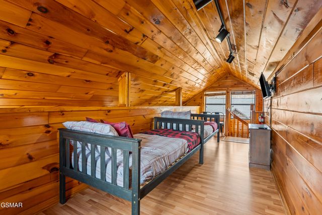 513 Hideaway Ridge Circle, Sevierville, TN 37862