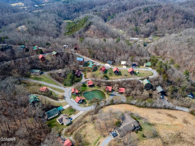 513 Hideaway Ridge Circle, Sevierville, TN 37862