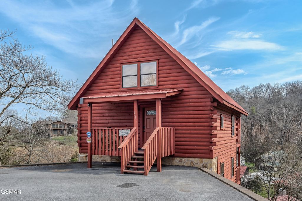 513 Hideaway Ridge Circle, Sevierville, TN 37862