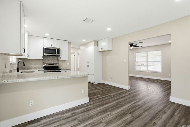 7907 STAGECOACH LN, San Antonio, TX 78227