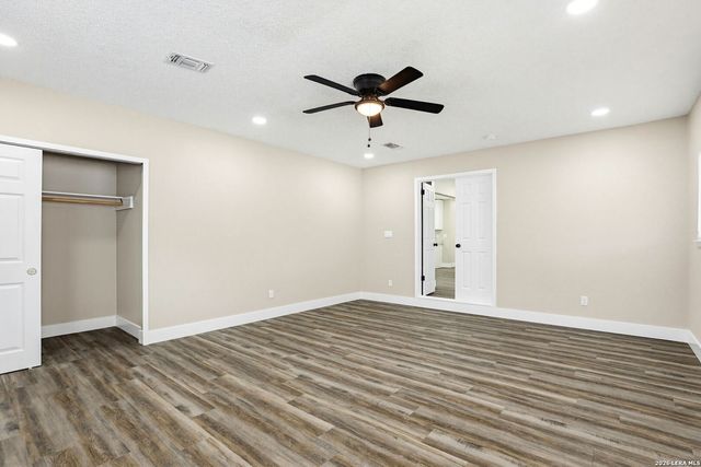 7907 STAGECOACH LN, San Antonio, TX 78227