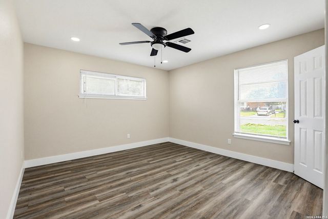 7907 STAGECOACH LN, San Antonio, TX 78227