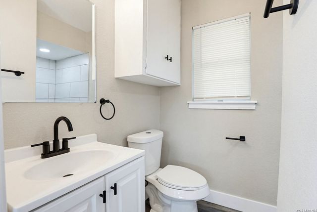 7907 STAGECOACH LN, San Antonio, TX 78227