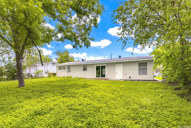 7907 STAGECOACH LN, San Antonio, TX 78227