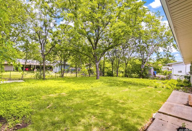 7907 STAGECOACH LN, San Antonio, TX 78227