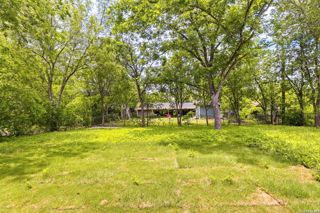 7907 STAGECOACH LN, San Antonio, TX 78227