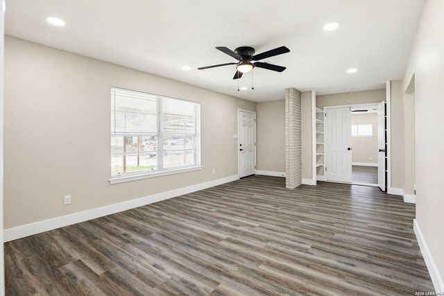 7907 STAGECOACH LN, San Antonio, TX 78227