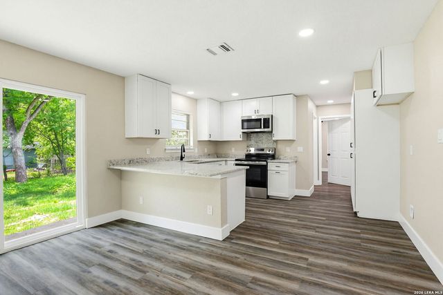 7907 STAGECOACH LN, San Antonio, TX 78227