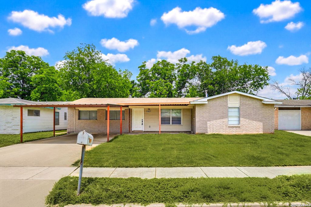 7907 STAGECOACH LN, San Antonio, TX 78227
