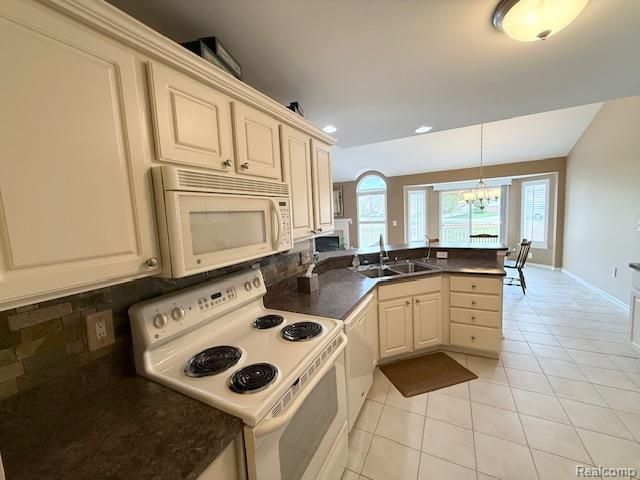 27992 Tremonte Drive 12, New Hudson, MI 48165