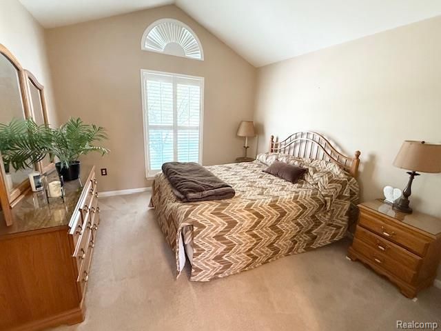 27992 Tremonte Drive 12, New Hudson, MI 48165