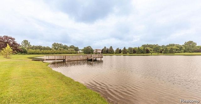 27992 Tremonte Drive 12, New Hudson, MI 48165