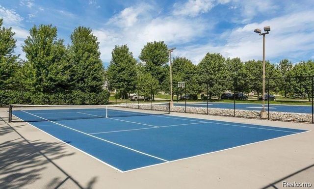 27992 Tremonte Drive 12, New Hudson, MI 48165
