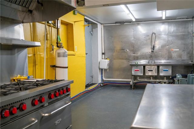 179 Main Street, Eureka Springs, AR 72632