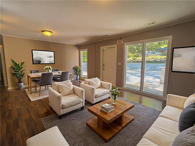 179 Main Street, Eureka Springs, AR 72632