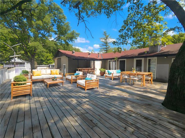 179 Main Street, Eureka Springs, AR 72632