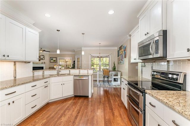 125 Bandelier Court, Clemmons, NC 27012