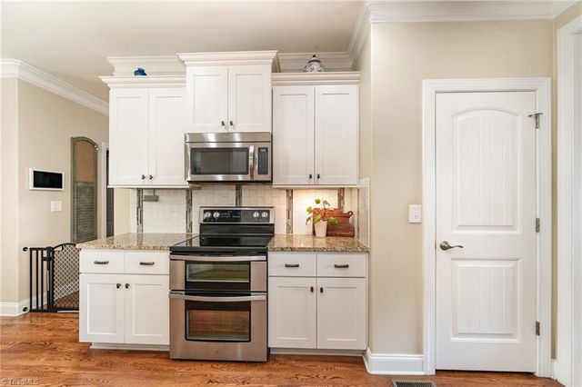 125 Bandelier Court, Clemmons, NC 27012