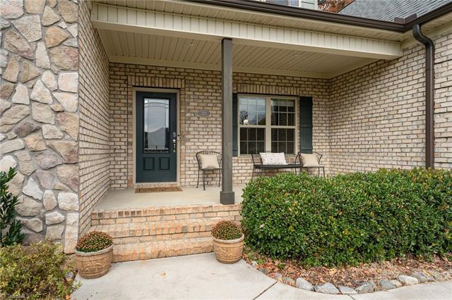 125 Bandelier Court, Clemmons, NC 27012