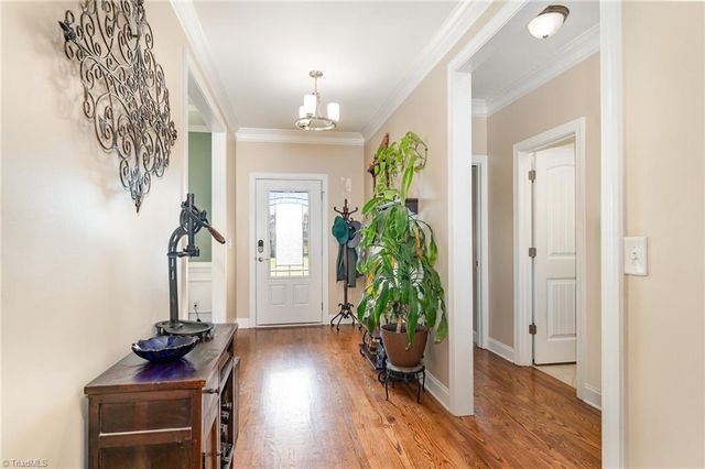 125 Bandelier Court, Clemmons, NC 27012