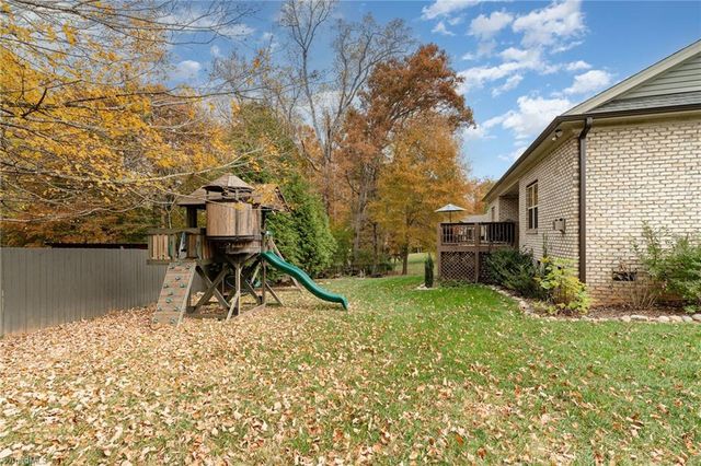 125 Bandelier Court, Clemmons, NC 27012