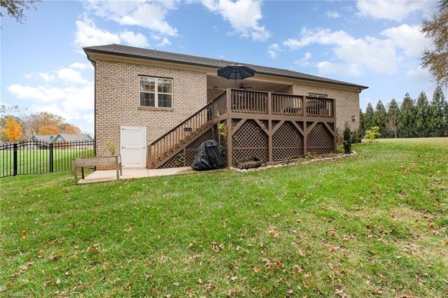 125 Bandelier Court, Clemmons, NC 27012